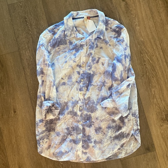 Pilcro Anthropology tie-dye button down. Brand new never worn size medium. - Picture 10 of 10